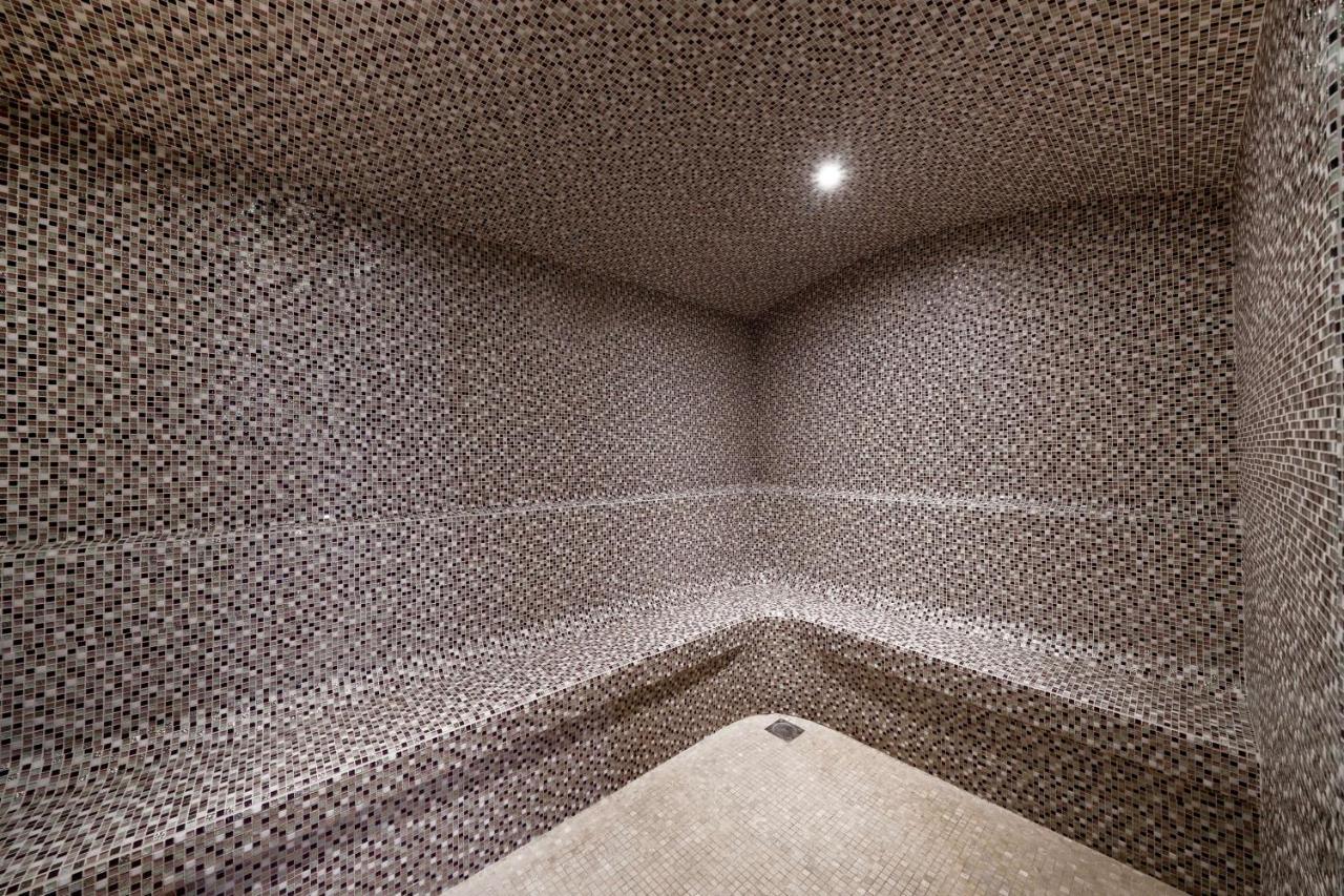 Hotel Sas & Hotel, Dhahran - Formerly Radisson Blu 4*
